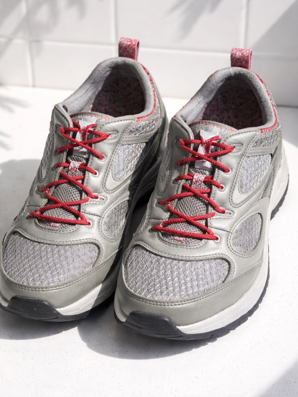 L.L. Bean Gray Athletic Walking/Hiking Shoes with Red Laces Size 11Med